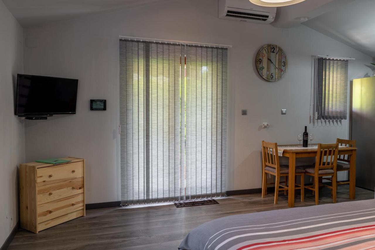 Apartman Studio Erin Ровінь Екстер'єр фото